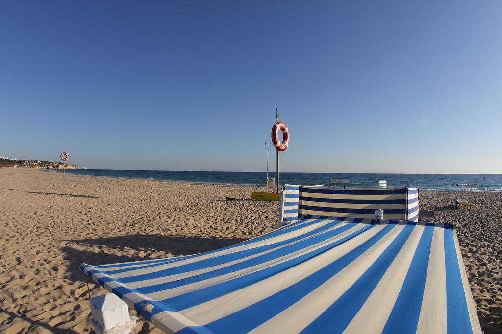 Yellow Alvor Garden Exterior photo