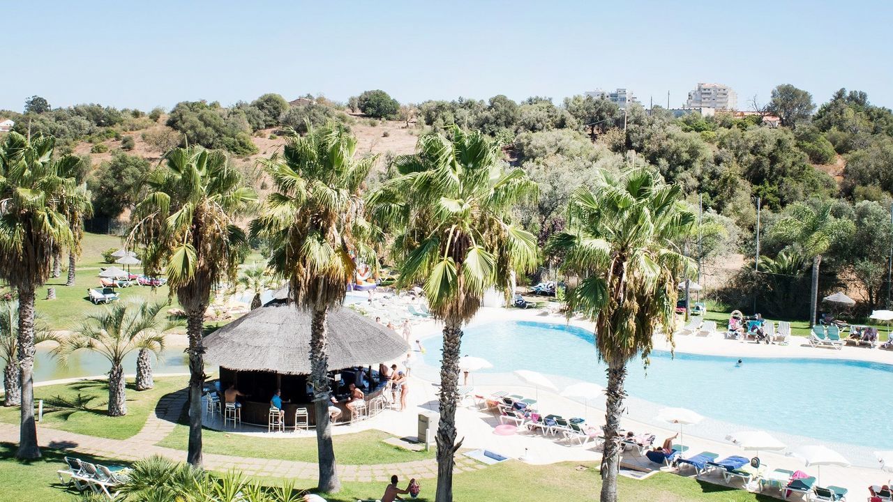 Yellow Alvor Garden Exterior photo